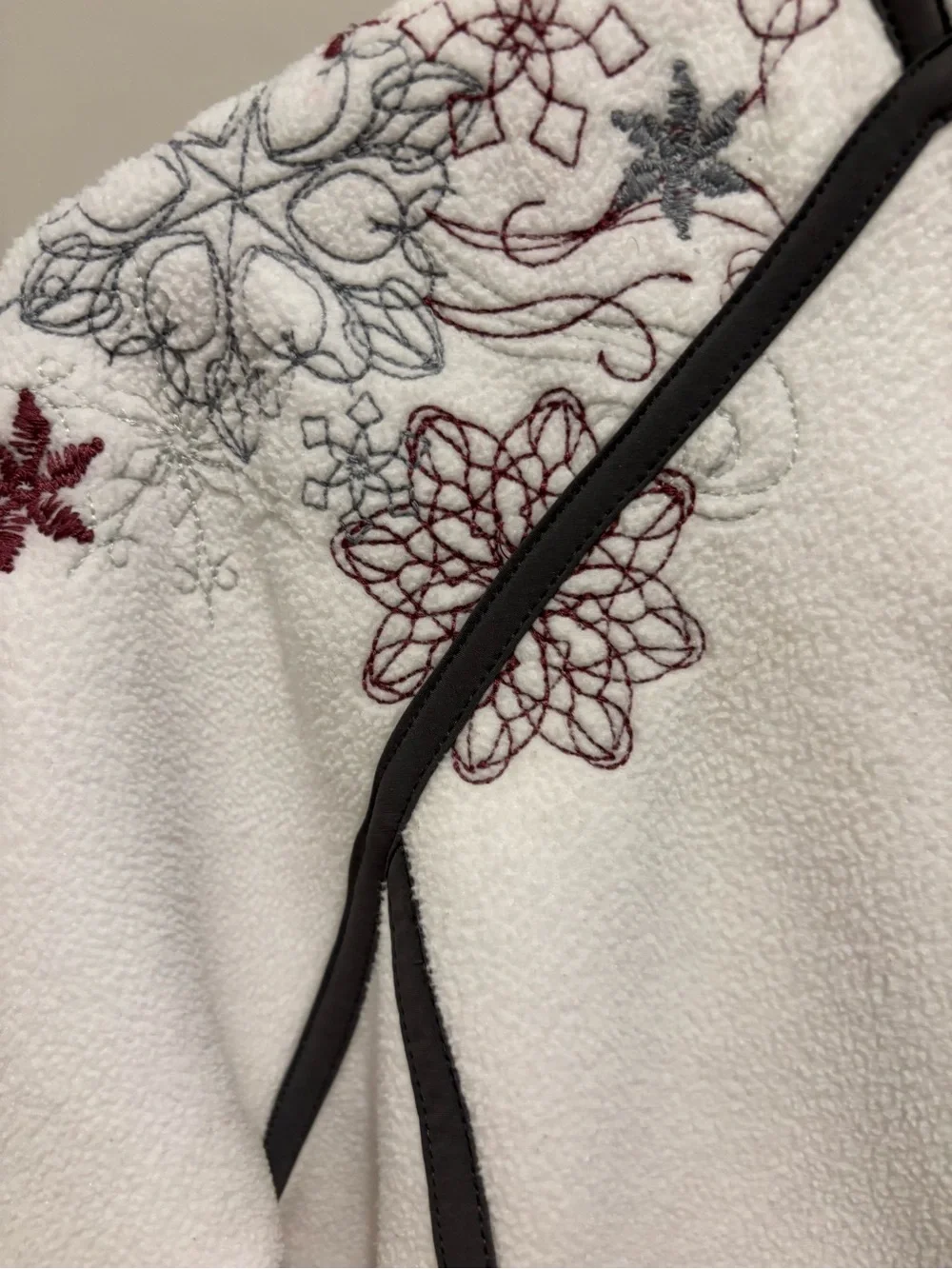 Eddie Bauer Fall 2011 Floral Embroidered White Fleece Jacket
